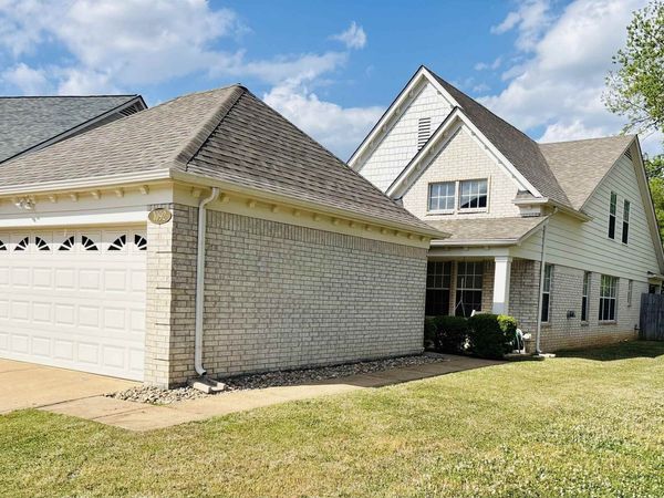 1092 E MONTEBELLO CIR, Memphis, TN 38018