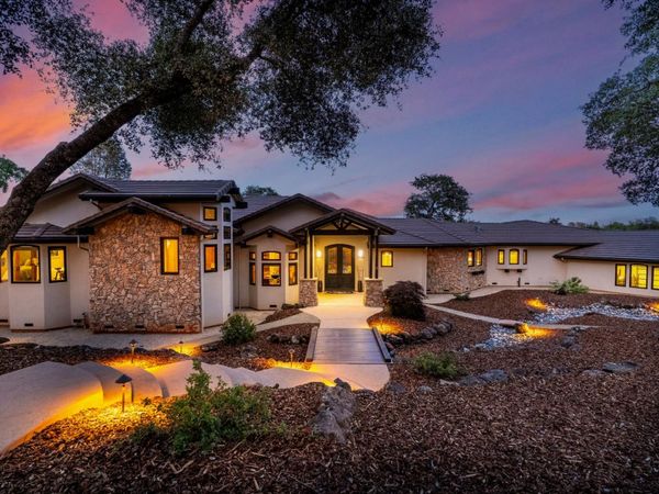 10165 Coyote Ridge Ct, Auburn, CA 95602