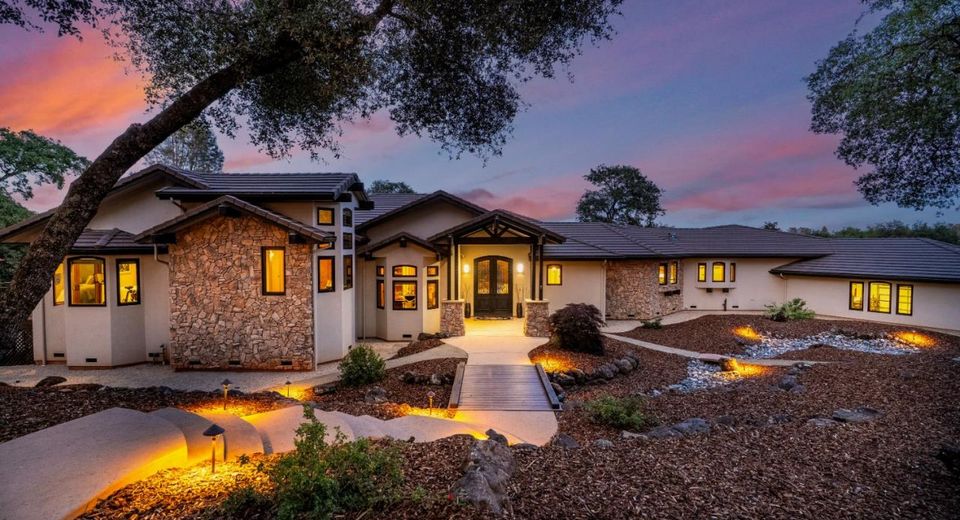 10165 Coyote Ridge Ct, Auburn, CA 95602 Photo