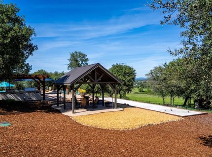 10165 Coyote Ridge Ct, Auburn, CA 95602 Photo
