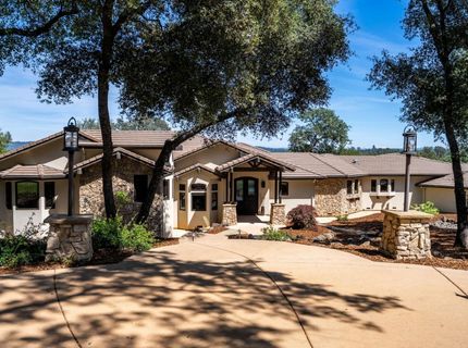 10165 Coyote Ridge Ct, Auburn, CA 95602 Photo