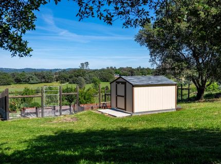 10165 Coyote Ridge Ct, Auburn, CA 95602 Photo