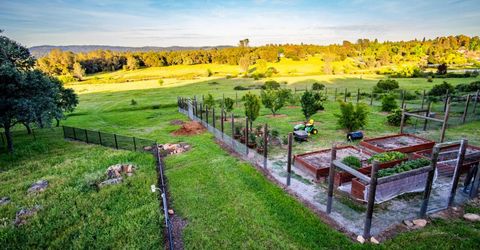 10165 Coyote Ridge Ct, Auburn, CA 95602 Photo