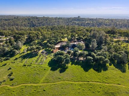 10165 Coyote Ridge Ct, Auburn, CA 95602 Photo