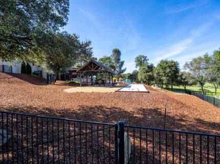 10165 Coyote Ridge Ct, Auburn, CA 95602 Photo