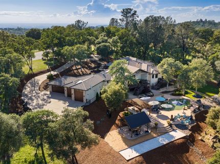 10165 Coyote Ridge Ct, Auburn, CA 95602 Photo