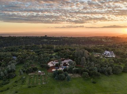 10165 Coyote Ridge Ct, Auburn, CA 95602 Photo