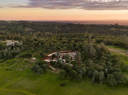 10165 Coyote Ridge Ct, Auburn, CA 95602 Photo