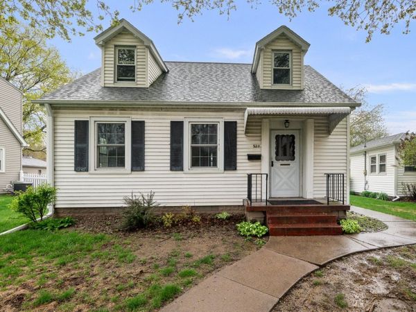 925 24th Street , Moline, IL 61265