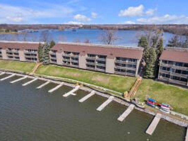 820 Cliffs Drive, Unit 306, Ypsilanti, MI 48198