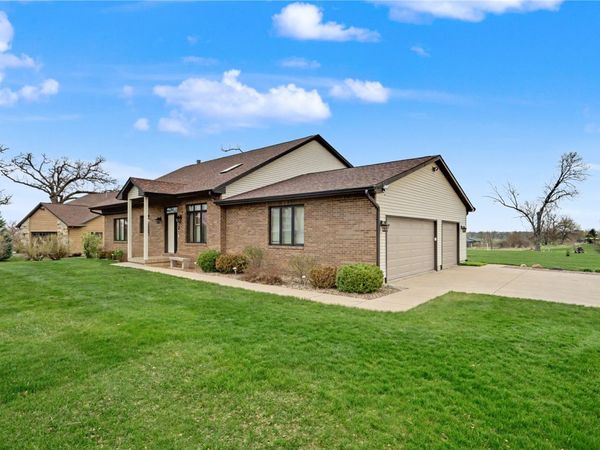 5472 Cimarron Court, Marion, IA 52302