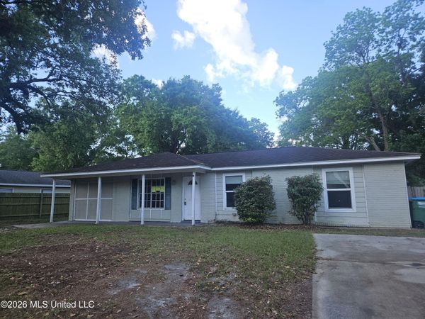 1403 Commanche Street, Pascagoula, MS 39581