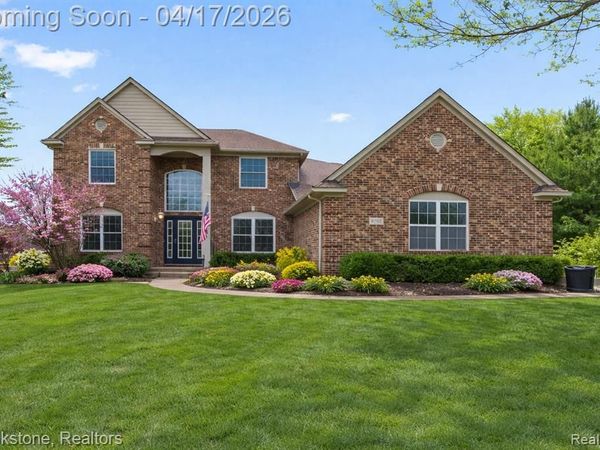 6707 Forest Pointe Boulevard, Springfield Twp, MI 48350