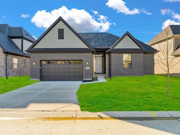 4118 Spring Meadows Drive, Sterling Heights, MI 48314