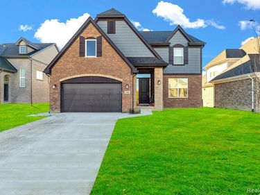 4075 Blossom Drive , Sterling Heights, MI 48314