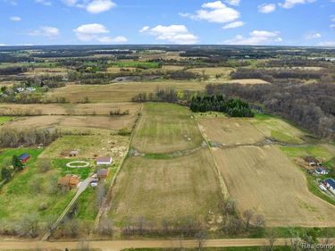 Barnes Road, Byron Vlg, MI 48418