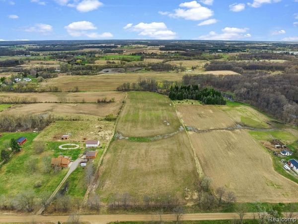 Barnes Road, Byron Vlg, MI 48418