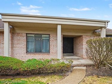 29335 Yorkshire Lane, Warren, MI 48088