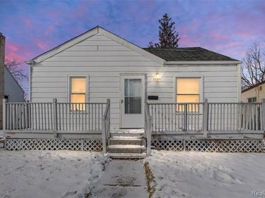 23741 Lambrecht Avenue , Eastpointe, MI 48021