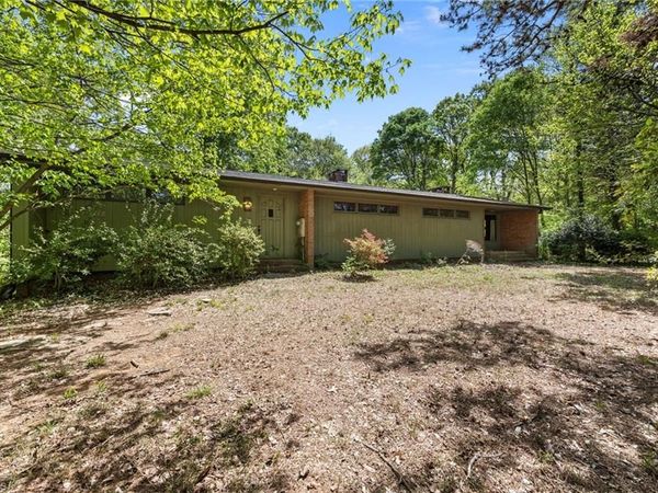 129 Forest Park Drive, Thomasville, NC 27360