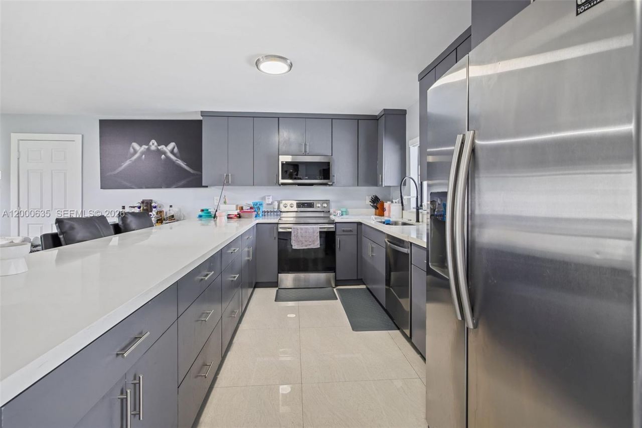 12535 SW 31st Ter, Miami, FL 33175 Photo