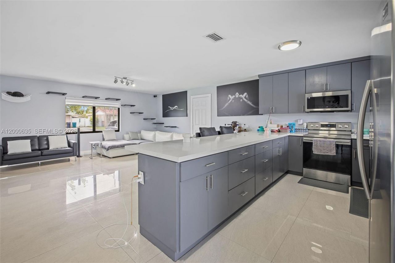 12535 SW 31st Ter, Miami, FL 33175 Photo