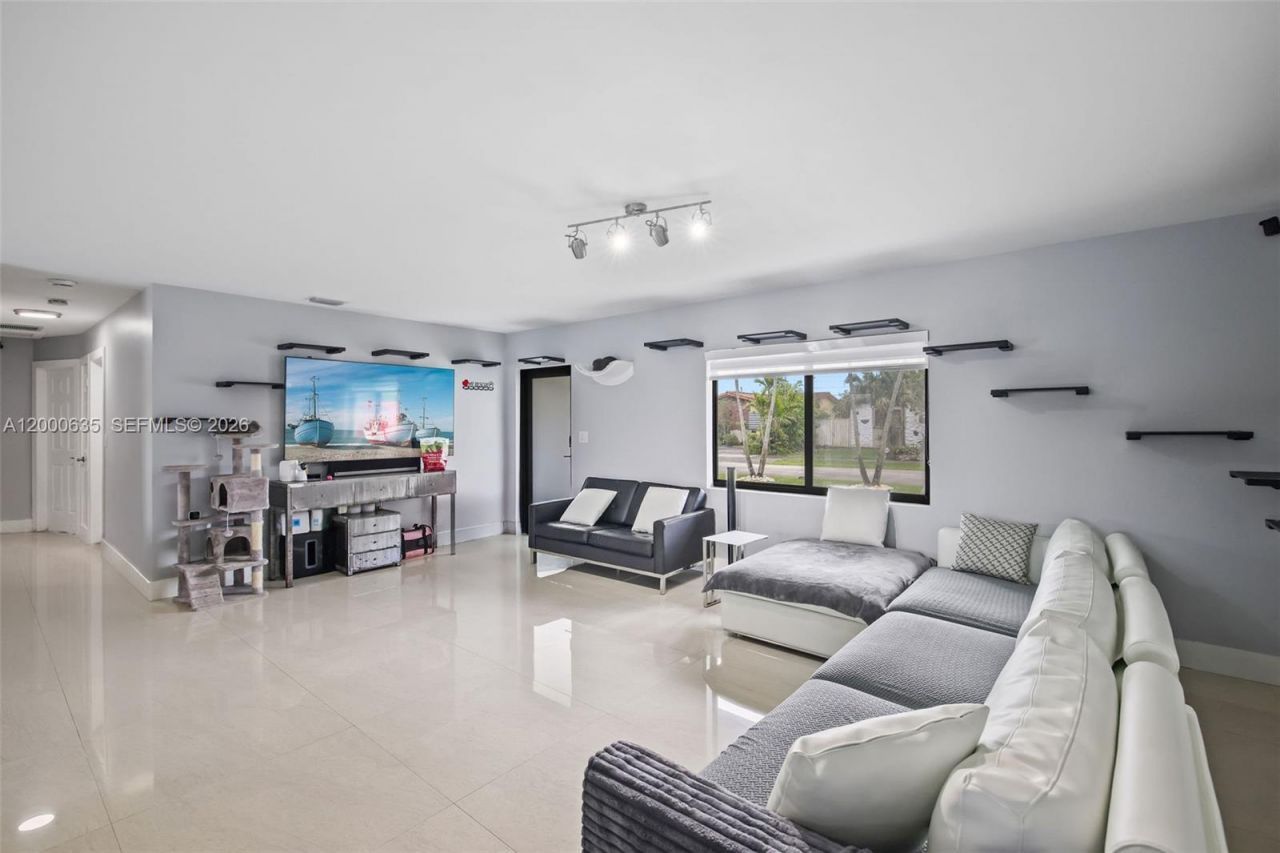 12535 SW 31st Ter, Miami, FL 33175 Photo