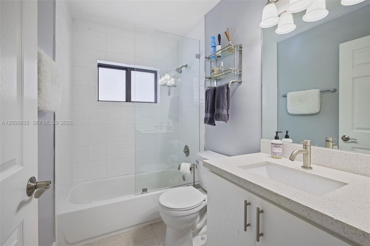 12535 SW 31st Ter, Miami, FL 33175 Photo