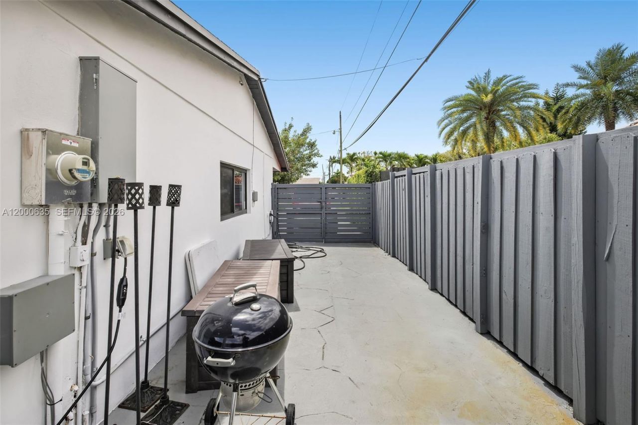 12535 SW 31st Ter, Miami, FL 33175 Photo