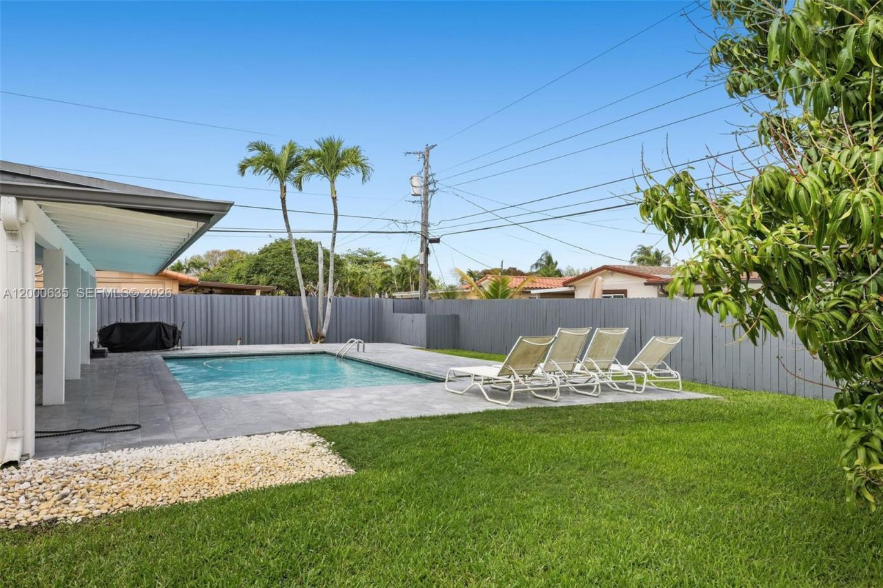 12535 SW 31st Ter, Miami, FL 33175 Photo