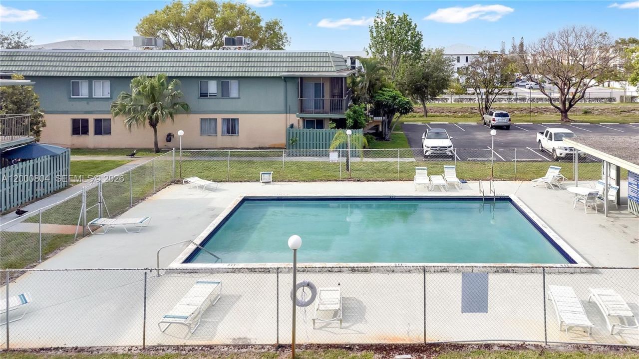 1799 Fairview Villas Dr , Unit 1, Palm Springs, FL 33406 Photo