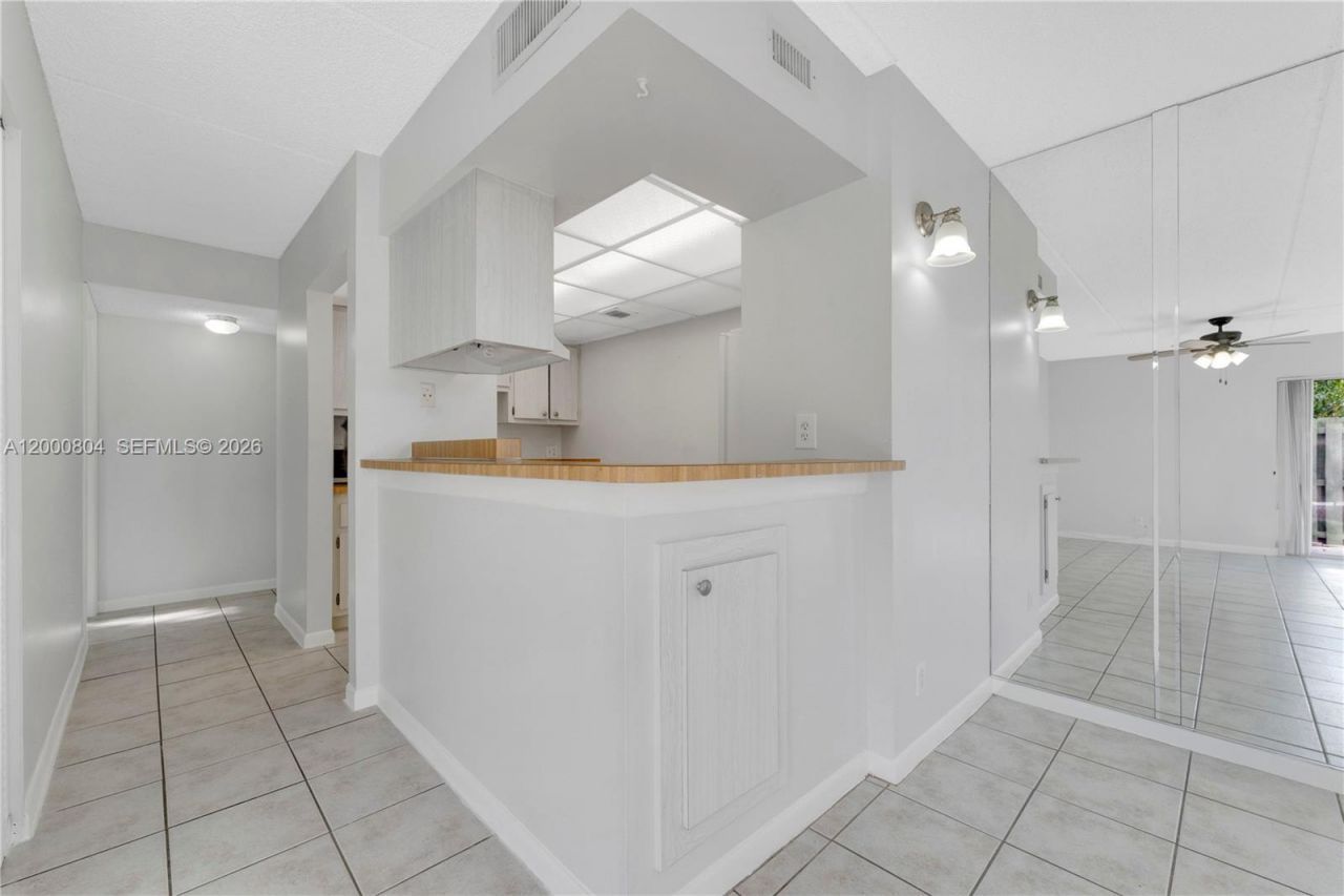 1799 Fairview Villas Dr , Unit 1, Palm Springs, FL 33406 Photo