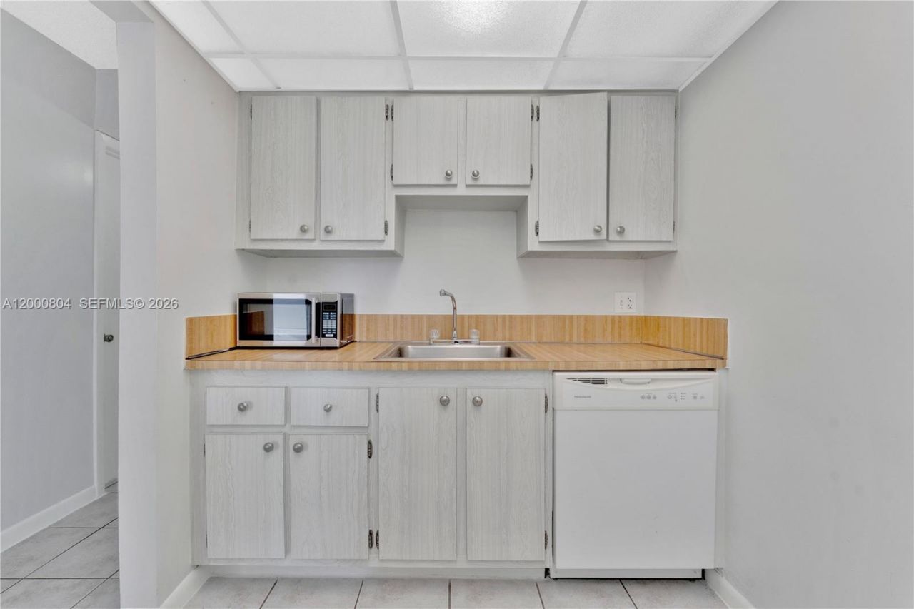 1799 Fairview Villas Dr , Unit 1, Palm Springs, FL 33406 Photo