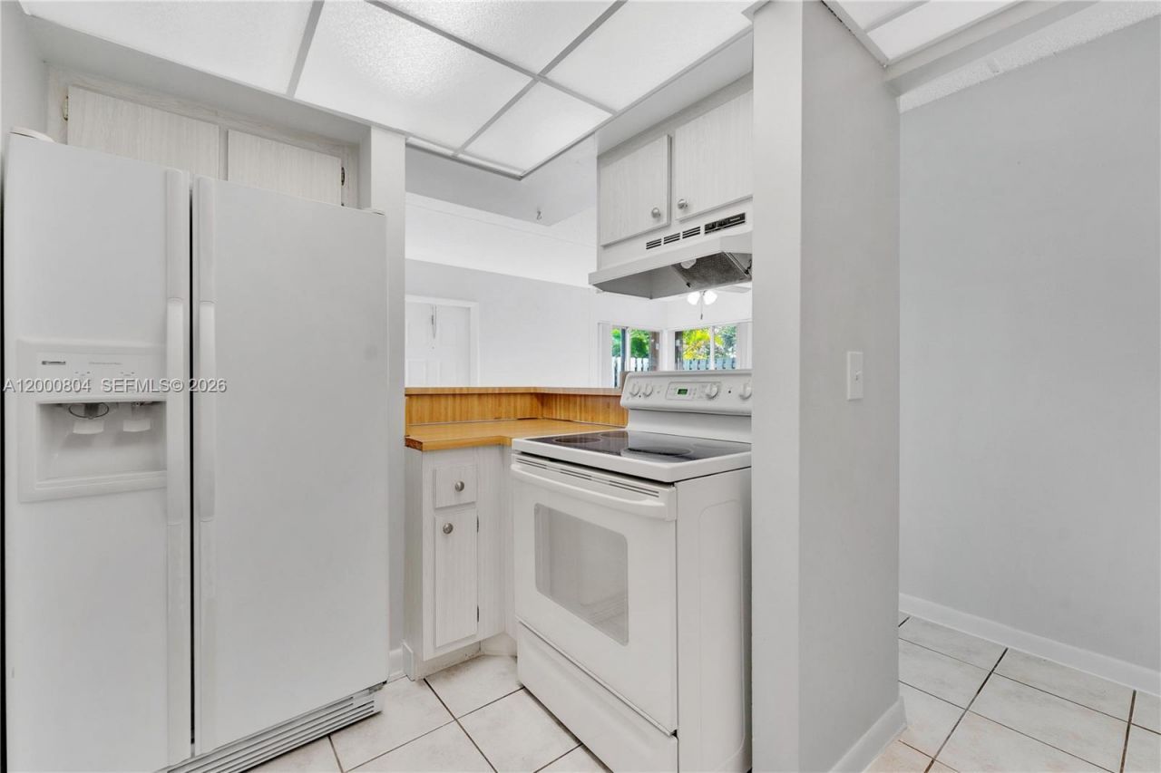 1799 Fairview Villas Dr , Unit 1, Palm Springs, FL 33406 Photo