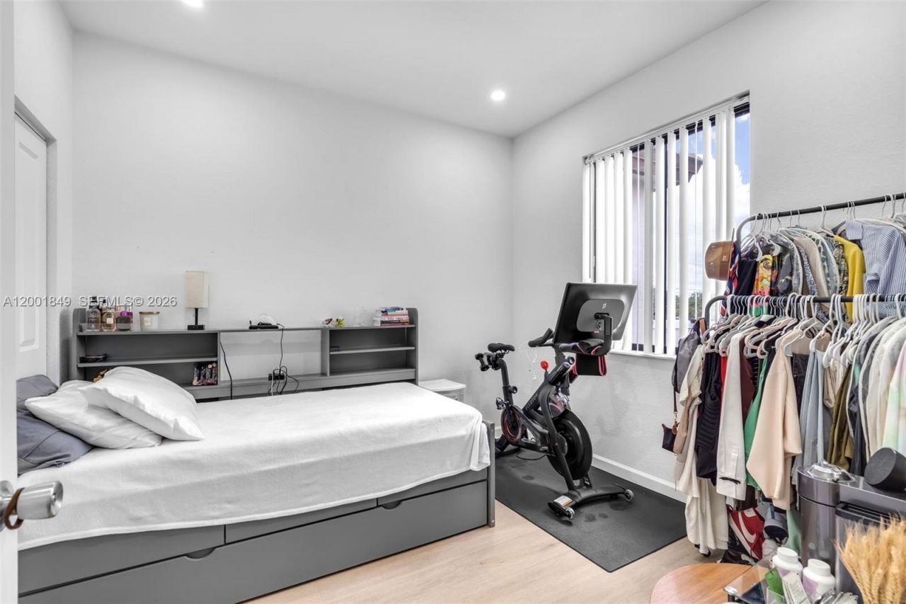 21444 NE 2nd Path, Miami, FL 33179 Photo