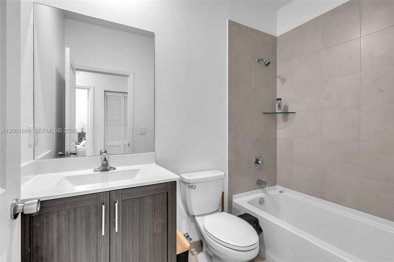 21444 NE 2nd Path, Miami, FL 33179 Photo