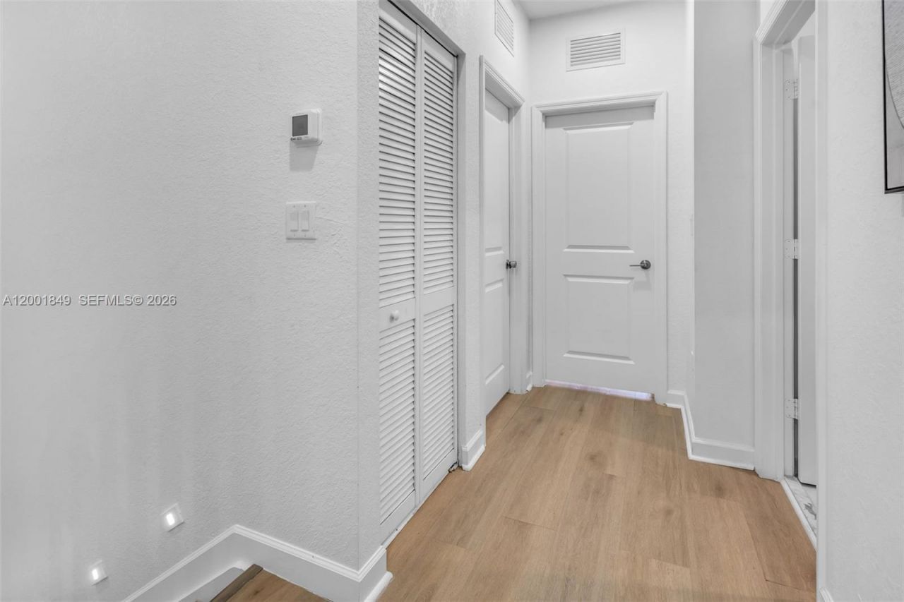 21444 NE 2nd Path, Miami, FL 33179 Photo