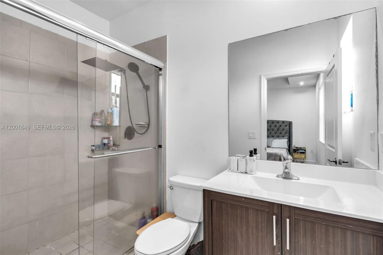 21444 NE 2nd Path, Miami, FL 33179 Photo