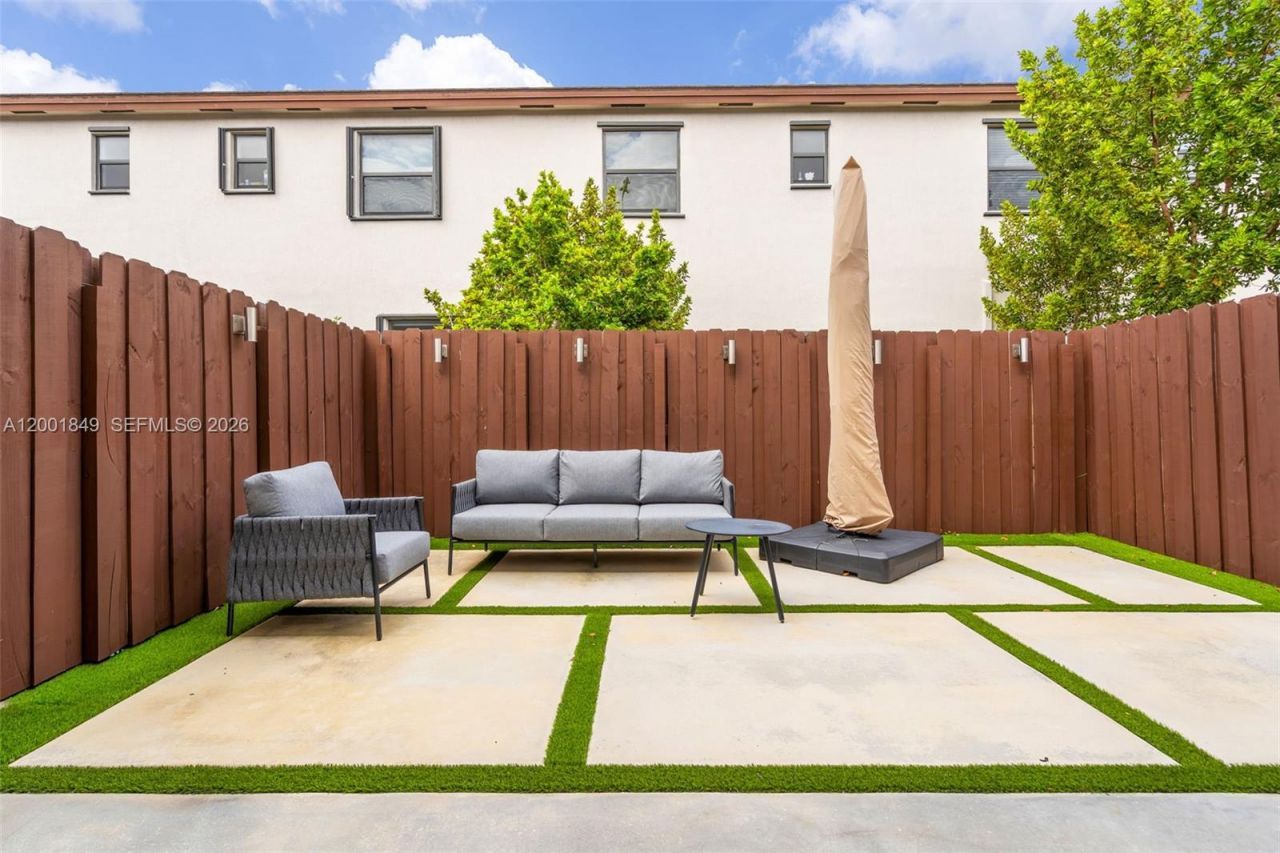 21444 NE 2nd Path, Miami, FL 33179 Photo