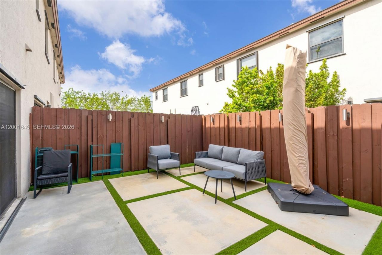 21444 NE 2nd Path, Miami, FL 33179 Photo