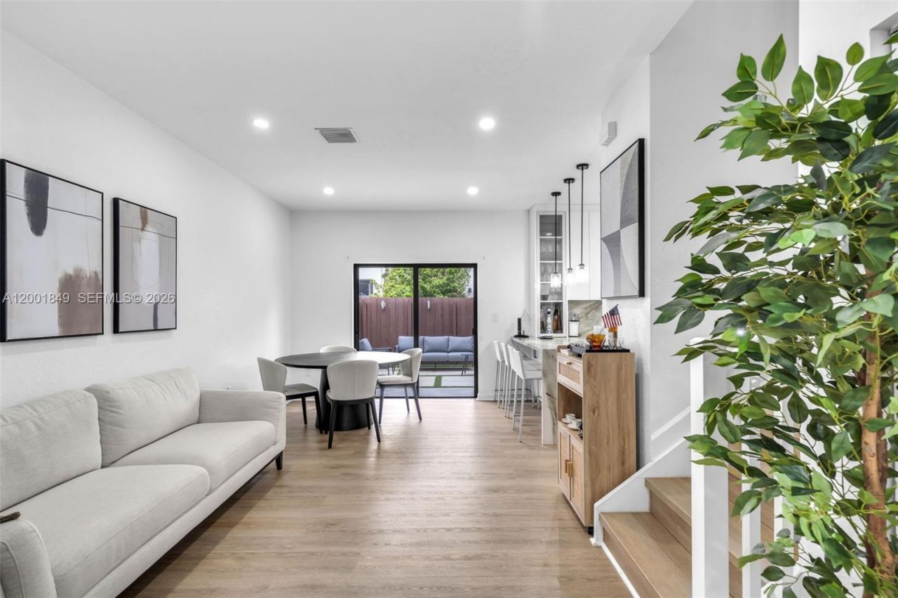 21444 NE 2nd Path, Miami, FL 33179 Photo