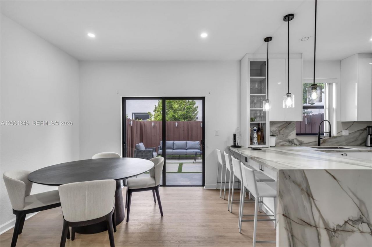 21444 NE 2nd Path, Miami, FL 33179 Photo