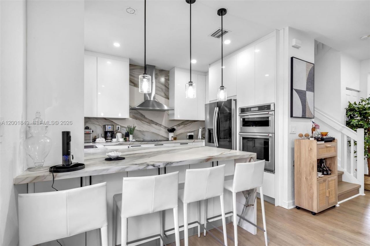 21444 NE 2nd Path, Miami, FL 33179 Photo