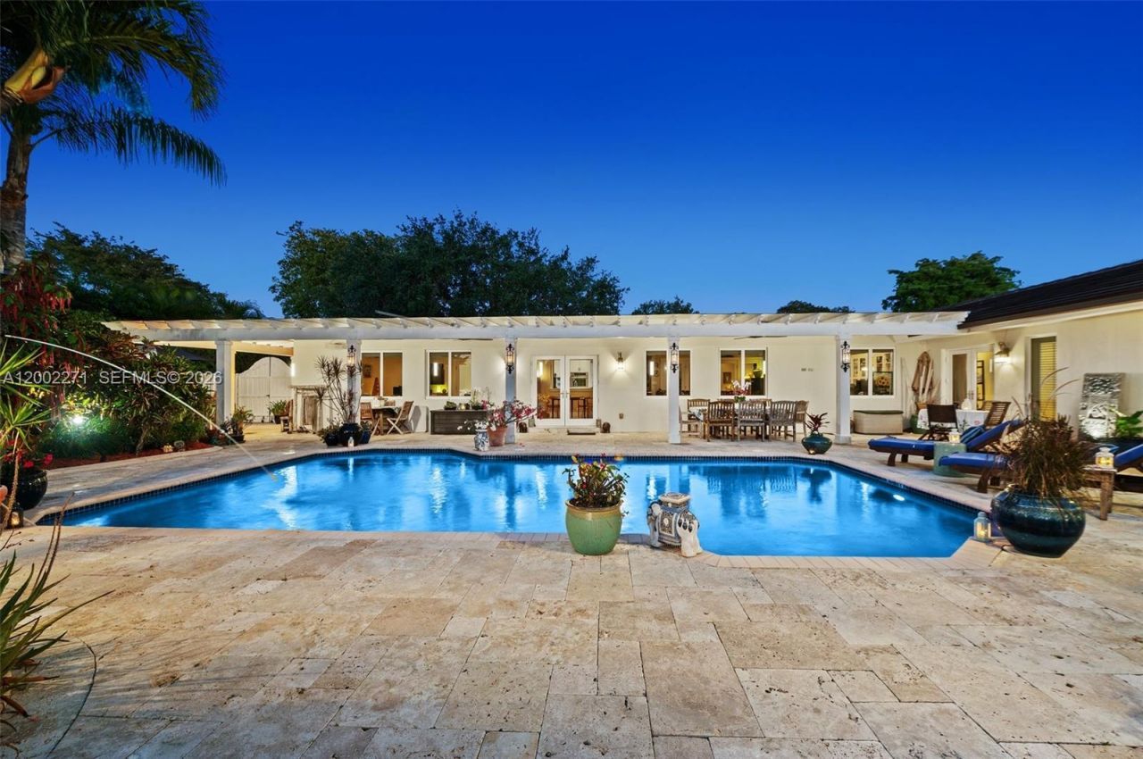 10740 SW 74th Ct, Pinecrest, FL 33156 Photo