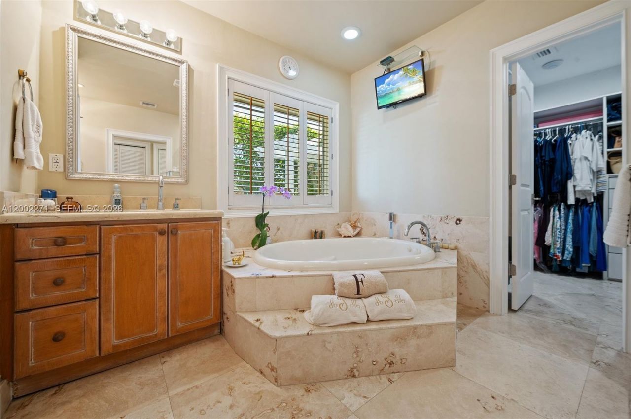 10740 SW 74th Ct, Pinecrest, FL 33156 Photo