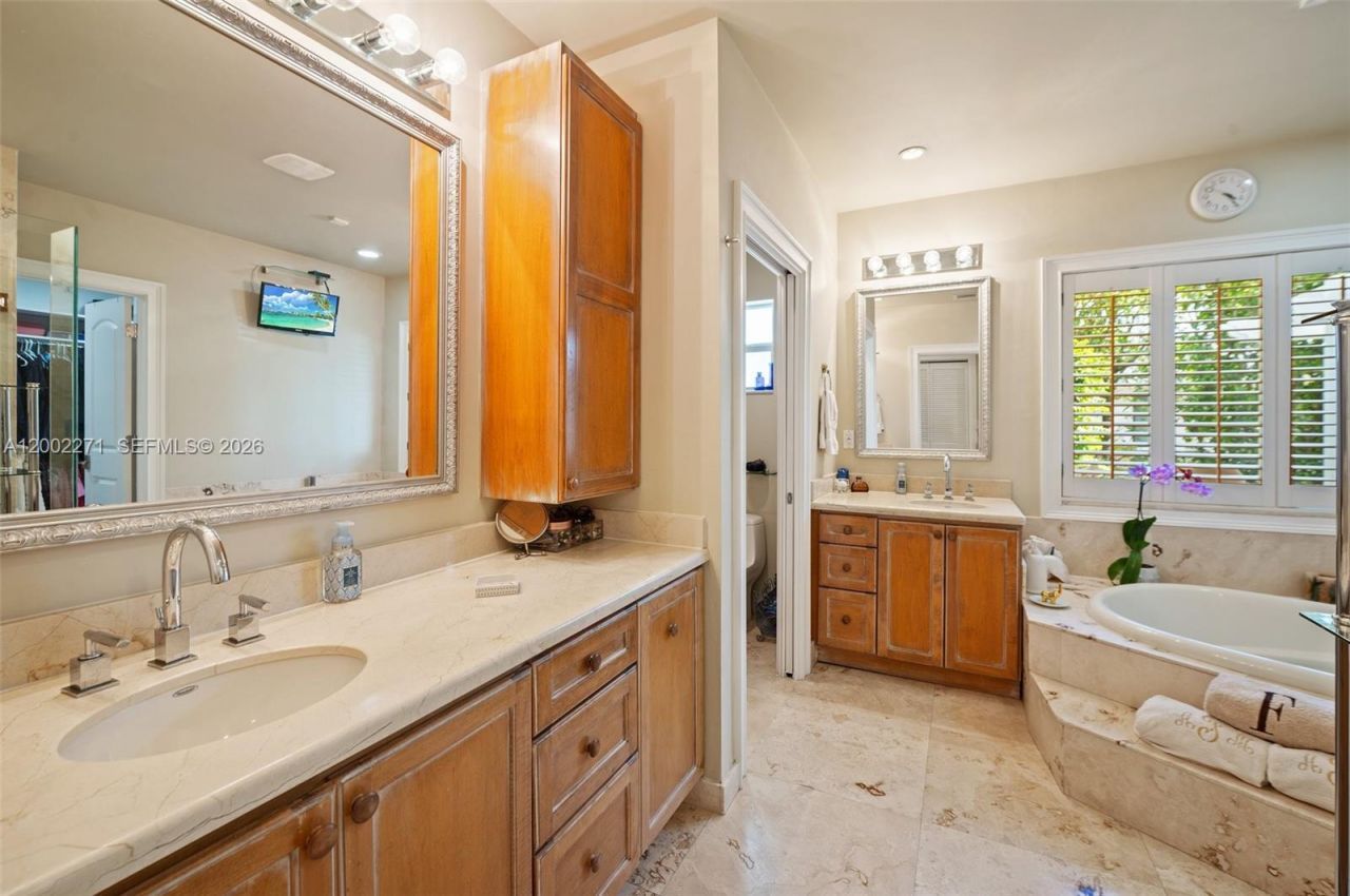 10740 SW 74th Ct, Pinecrest, FL 33156 Photo