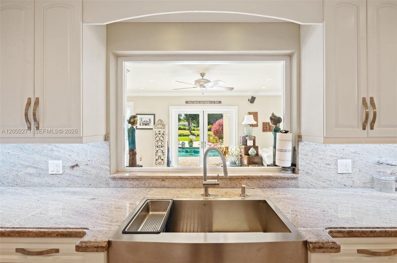 10740 SW 74th Ct, Pinecrest, FL 33156 Photo