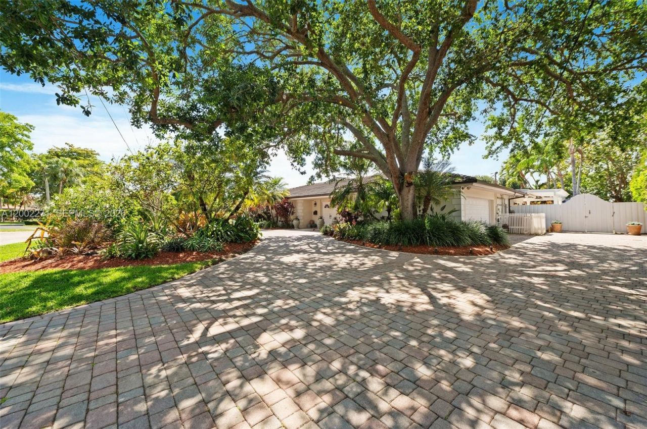 10740 SW 74th Ct, Pinecrest, FL 33156 Photo