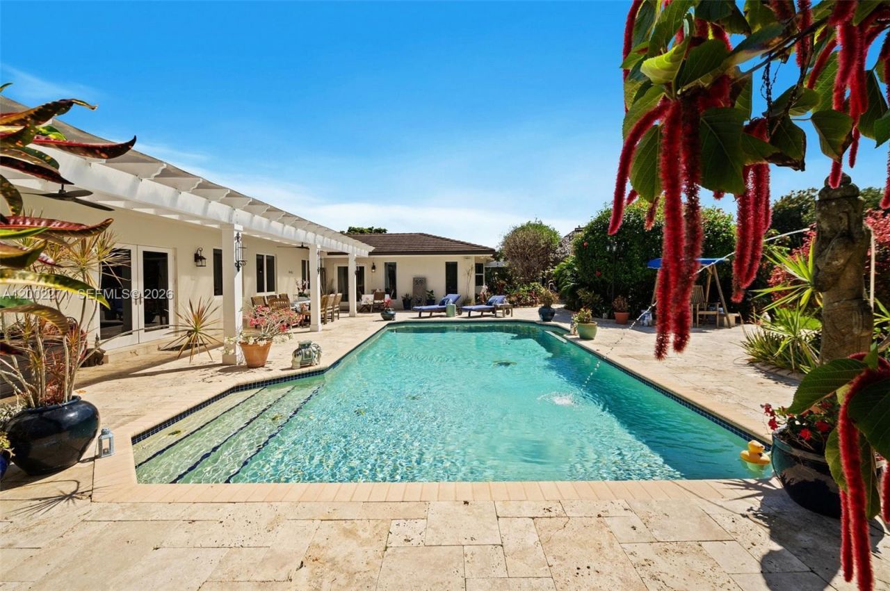 10740 SW 74th Ct, Pinecrest, FL 33156 Photo