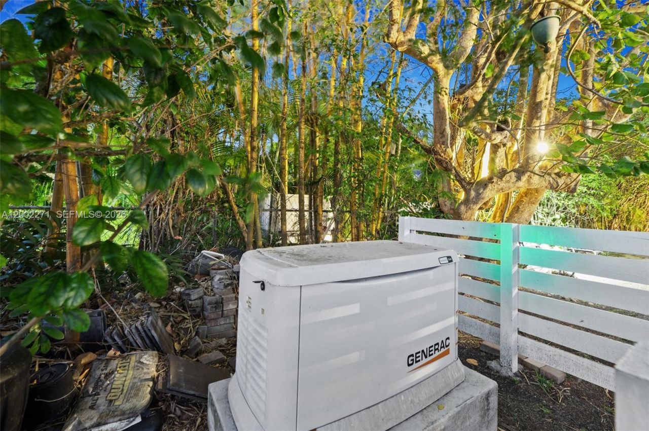 10740 SW 74th Ct, Pinecrest, FL 33156 Photo